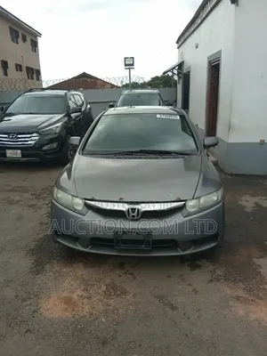 Honda Civic 1.8 5 Door Automatic 2010 Gray