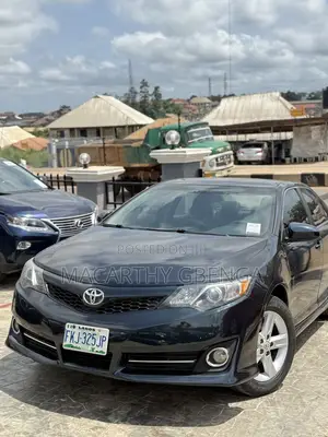 Toyota Camry SE 4dr Sedan (2.5L 4cyl 6A) 2013 Blue