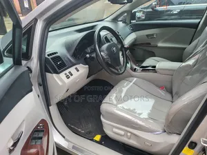 Toyota Venza V6 AWD 2011 Silver