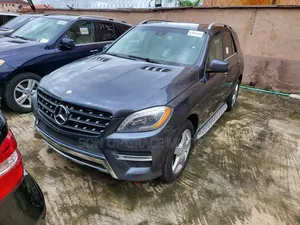Mercedes-Benz M Class ML350 4MATIC 4dr SUV AWD (3.5L 6cyl 7A) 2015 Blue