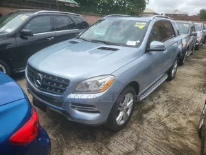 Mercedes-Benz M Class ML350 4MATIC 4dr SUV AWD (3.5L 6cyl 7A) 2014 Blue