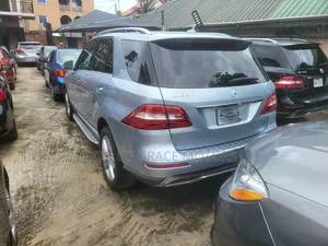Mercedes-Benz M Class ML350 4MATIC 4dr SUV AWD (3.5L 6cyl 7A) 2014 Blue