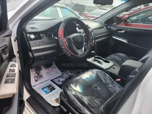 Toyota Camry SE 4dr Sedan (2.5L 4cyl 6A) 2014 White