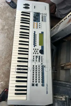 Yamaha Mo 6