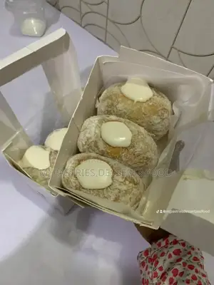 Box of 3 Milky Donuts