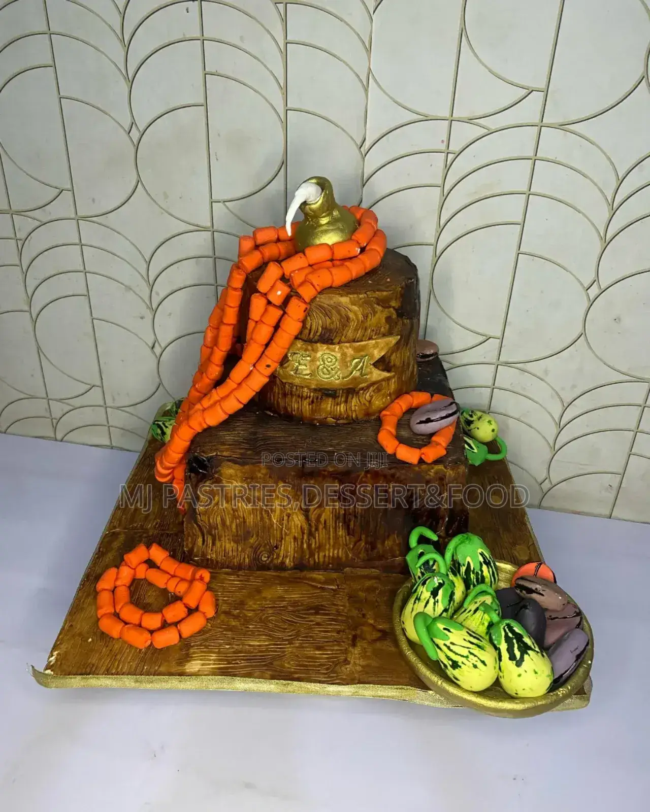 2-Tier Traditional Wedding Cake