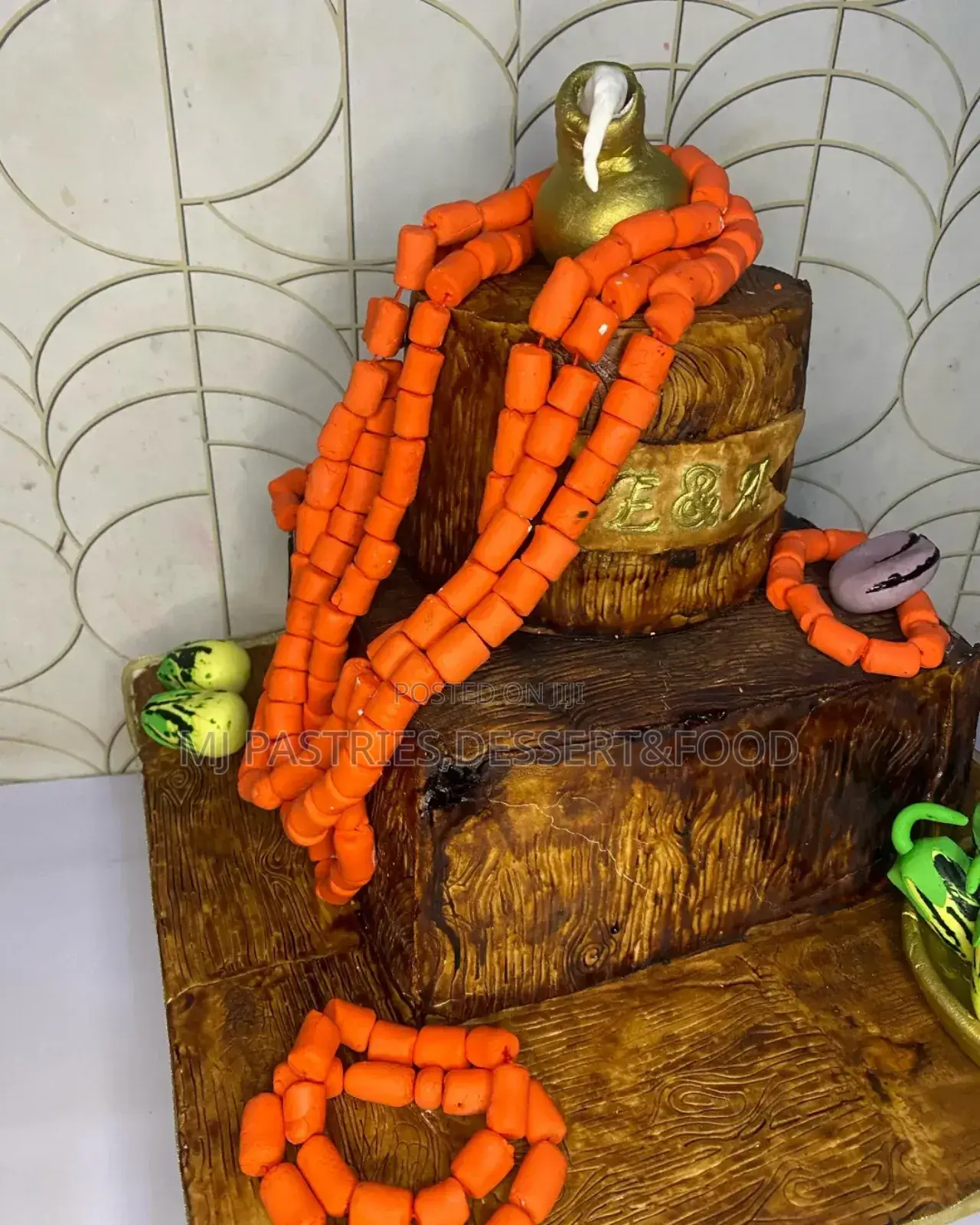 2-Tier Traditional Wedding Cake