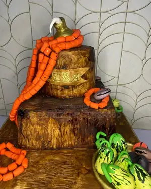 2-Tier Traditional Wedding Cake