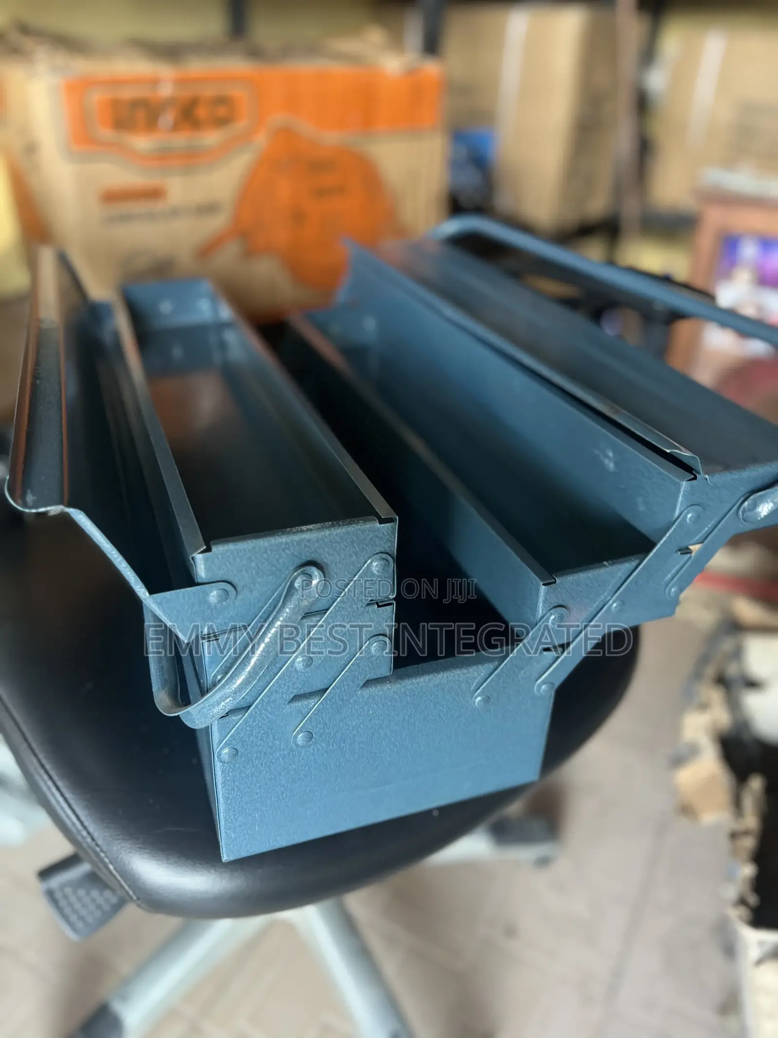 Cantilever Tool Box