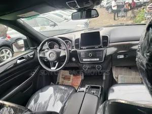 Mercedes-Benz GLE-Class 2018 Black