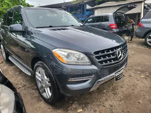 Mercedes-Benz M Class ML350 4MATIC 4dr SUV AWD (3.5L 6cyl 7A) 2015 Blue