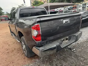 Toyota Tundra 2016 Gray