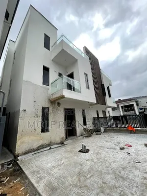 Furnished 4bdrm Duplex in Gbagada for sale