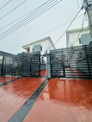 Furnished 3bdrm Apartment in Lekki Phase 1 for sale