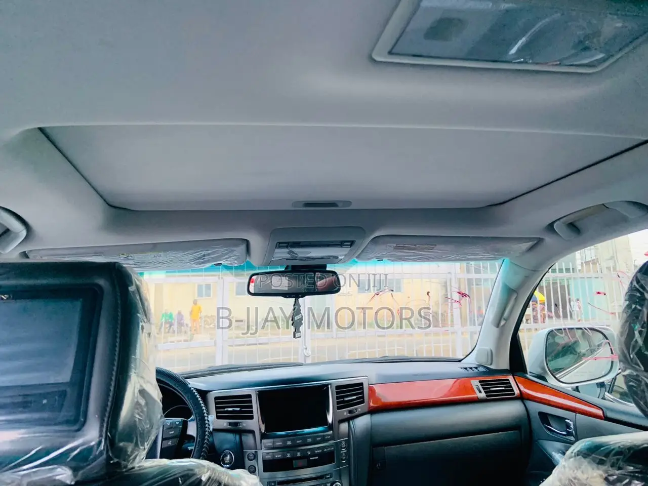 Lexus LX 570 2011 Silver
