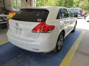 Toyota Venza 2010 White