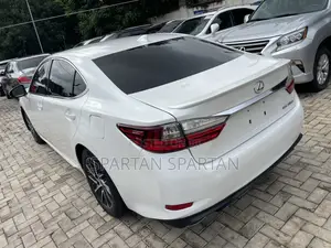Lexus ES 2017 White