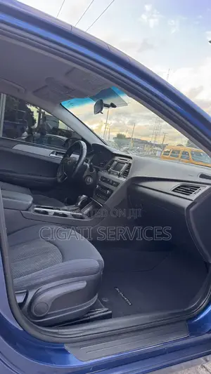 Hyundai Sonata Base Sedan FWD (2.4L 4cyl 6A) 2017 Blue