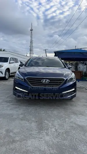 Hyundai Sonata Base Sedan FWD (2.4L 4cyl 6A) 2017 Blue