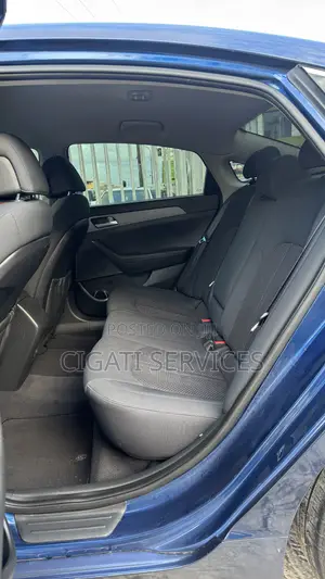 Hyundai Sonata Base Sedan FWD (2.4L 4cyl 6A) 2017 Blue