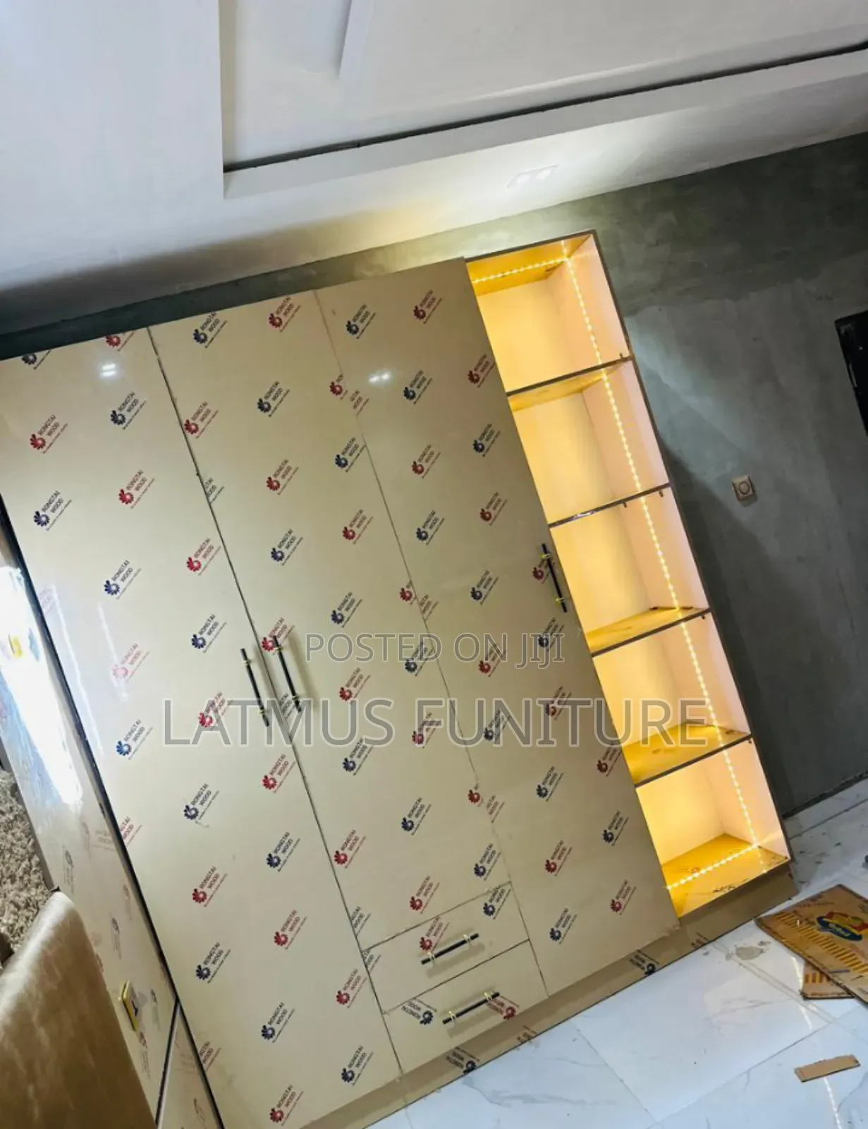 High Gloss Board Wardrobe With Led Light