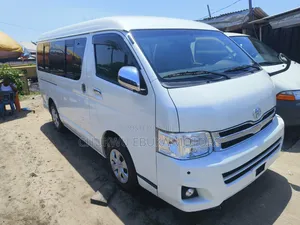 Toyota HiAce 2013 White