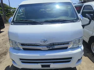 Toyota HiAce 2013 White