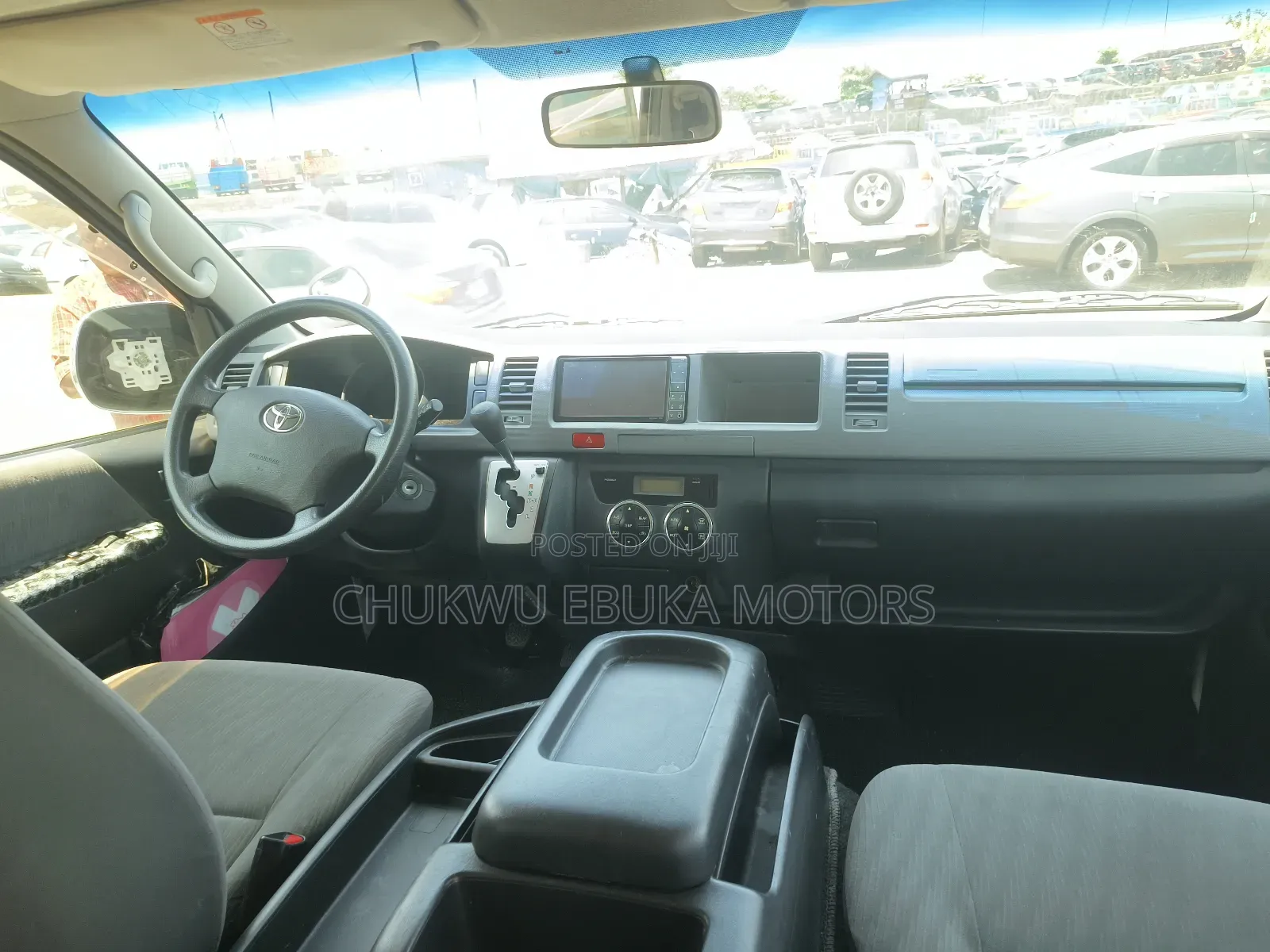 Toyota HiAce 2013 White