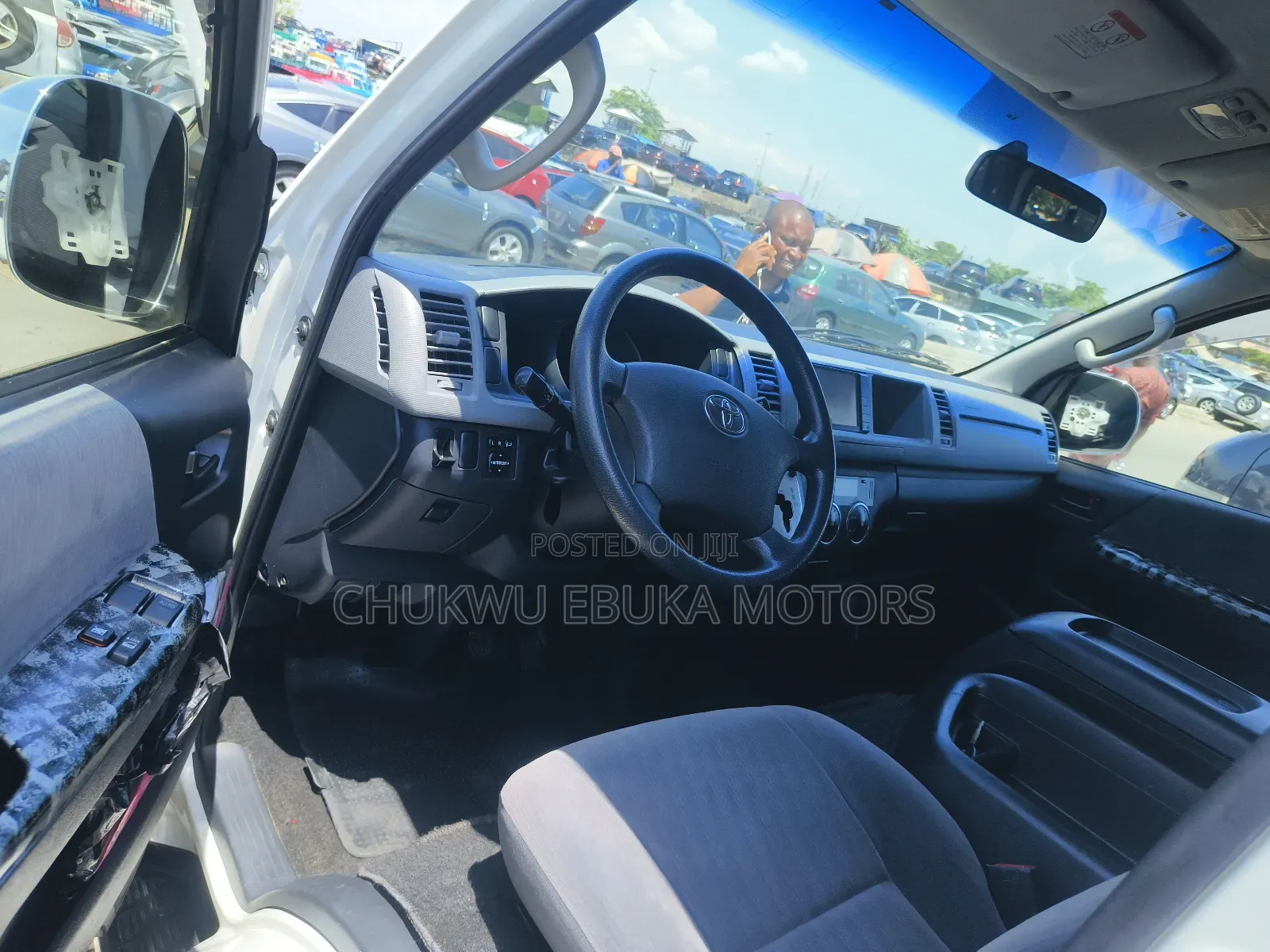 Toyota HiAce 2013 White