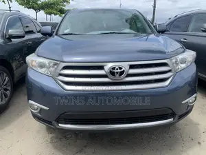 Toyota Highlander Limited 3.5l 4WD 2013 Blue
