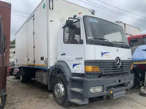 Foriegn Used Mercedes Benz 1828 Truck Container Body for Sale