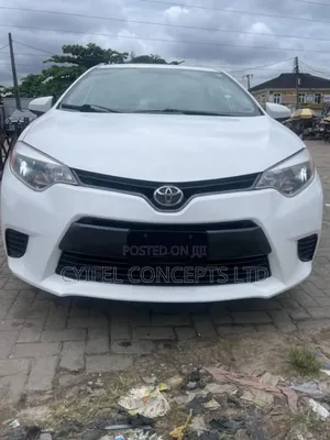 Toyota Corolla LE 4dr Sedan (1.8L 4cyl CVT) 2015 White