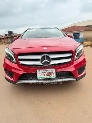 Mercedes-Benz GLA 250 2016 Red