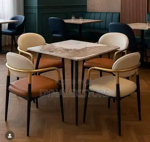 4 Seaters Round Table