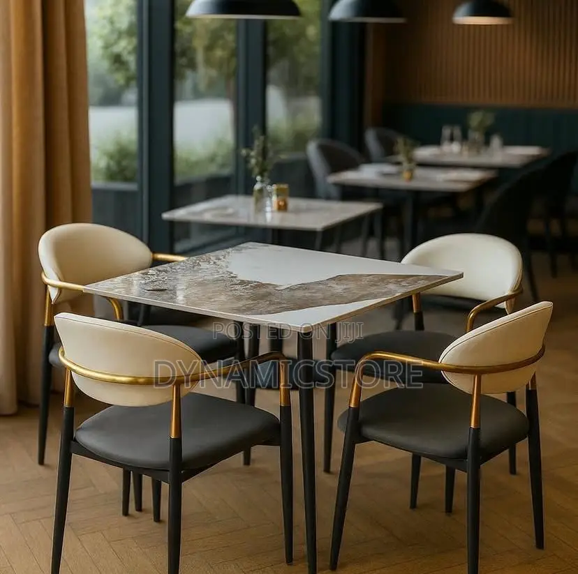 4 Seaters Round Table