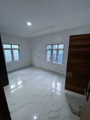 2bdrm Apartment in Off Freedom Way, Lekki for rent