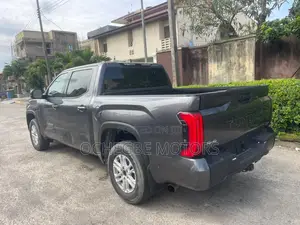 Toyota Tundra 2022 Gray
