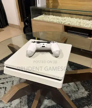 Ps 4 Slim (Uk Used) (Hacked) With 21 Dope Games