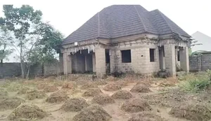 4bdrm Bungalow in Urum Awka Capital for sale