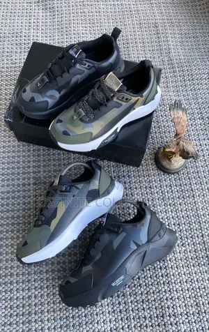Valentino Garavani True Act Sneakers
