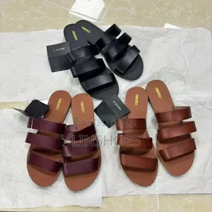 Pure Leather Slipper Comfortable Casual Women's Beach Wear Slippery
