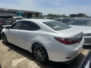 Lexus ES 2016 White