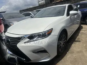 Lexus ES 2016 White