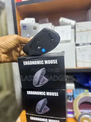 Ergonomic Wireless Gaming Mouse