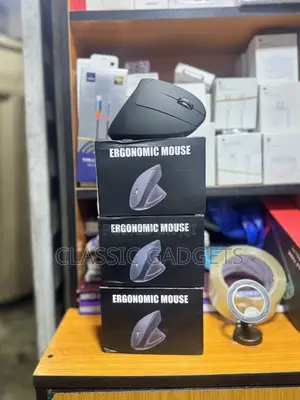 Ergonomic Wireless Gaming Mouse