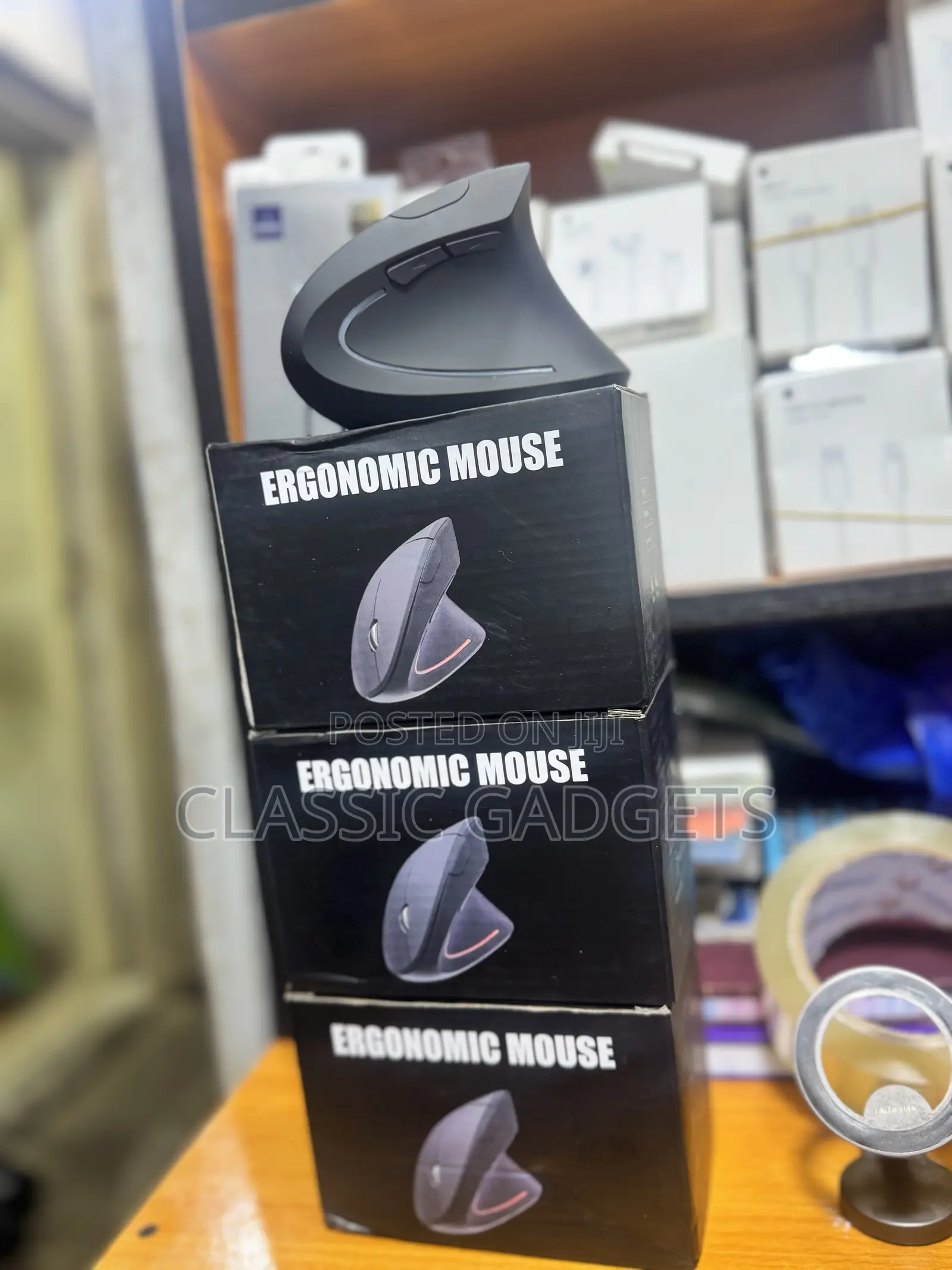 Ergonomic Wireless Gaming Mouse