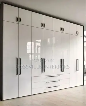 Classic Wardrobe – Neat Interior Smooth Finishing
