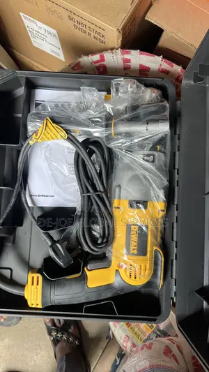 Dewalt Drilling Machine D21570k B5 1300w
