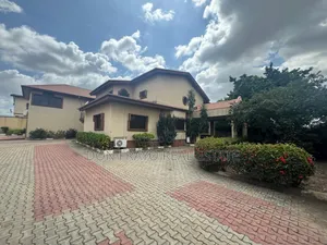 10bdrm Duplex in Oluyole Estate for sale