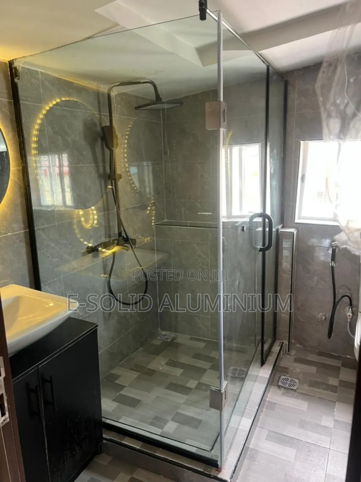 Shower Cubicle With 10mm Tempered Glass